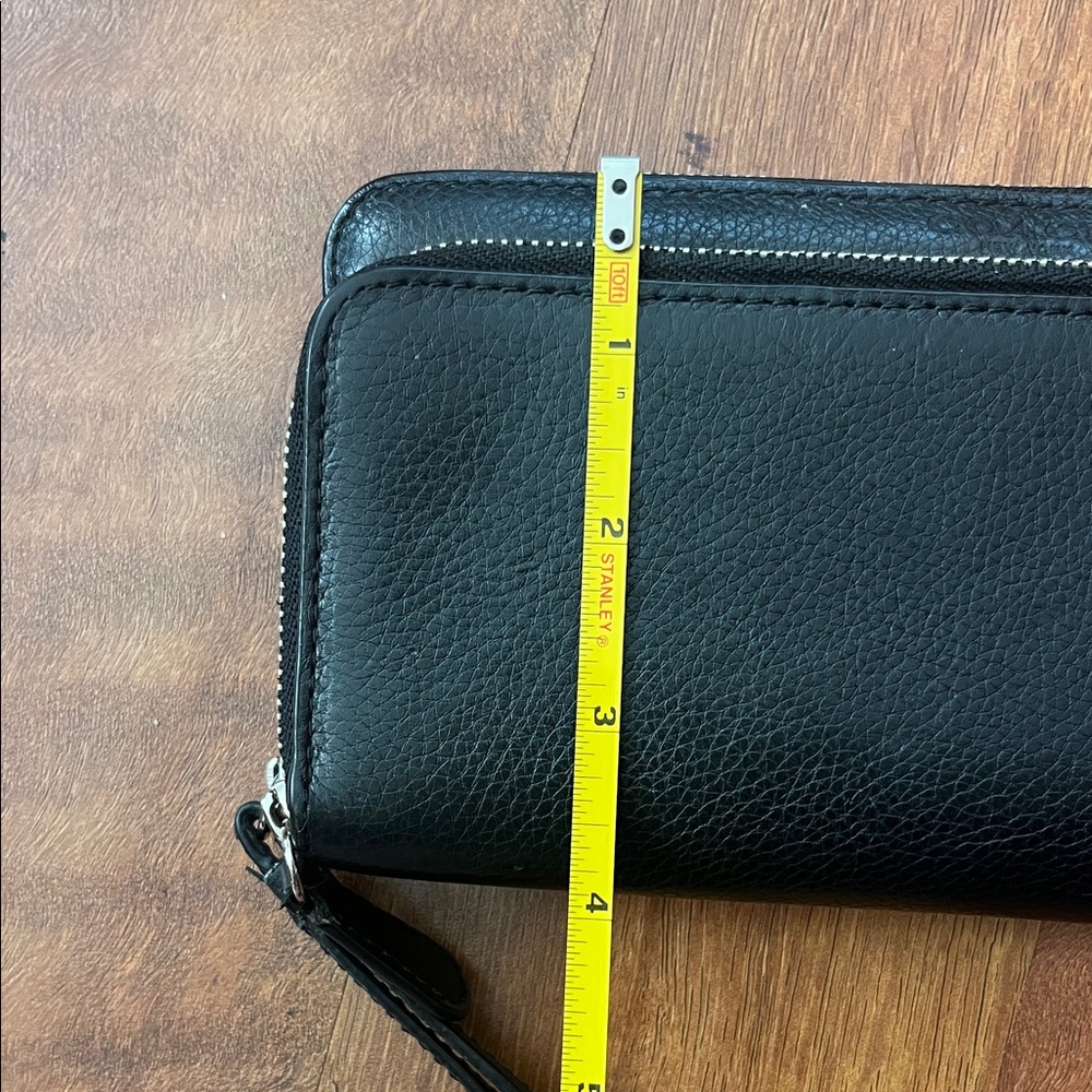 EUC Classic vintage Coach Black pebbled soft Leather Zip Around Wallet - Picture 16 of 16